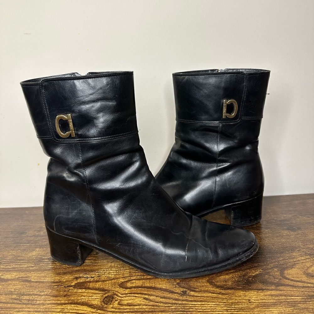 Salvatore Ferragamo Logo Leather
Ankle Black Boots Woman's sz 8.5 US
Italy made